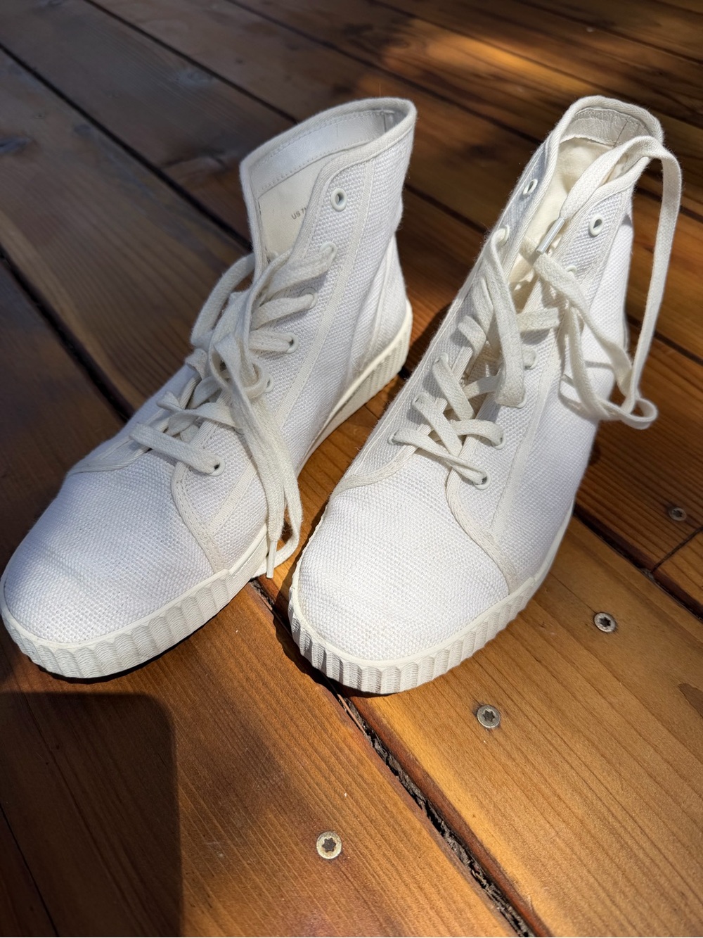 VINCE WOLFE HIGHTOP WHITE CANVAS SNEAKER WOMEN’S SIZE 7